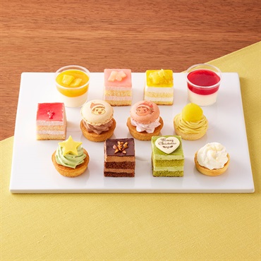 【店頭受取】不二家 クリスマス プチケーキアソート 12個入り[12月20日～25日店頭受取商品]
